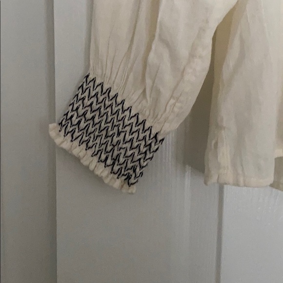 Old Navy Blouse - Picture 2 of 2